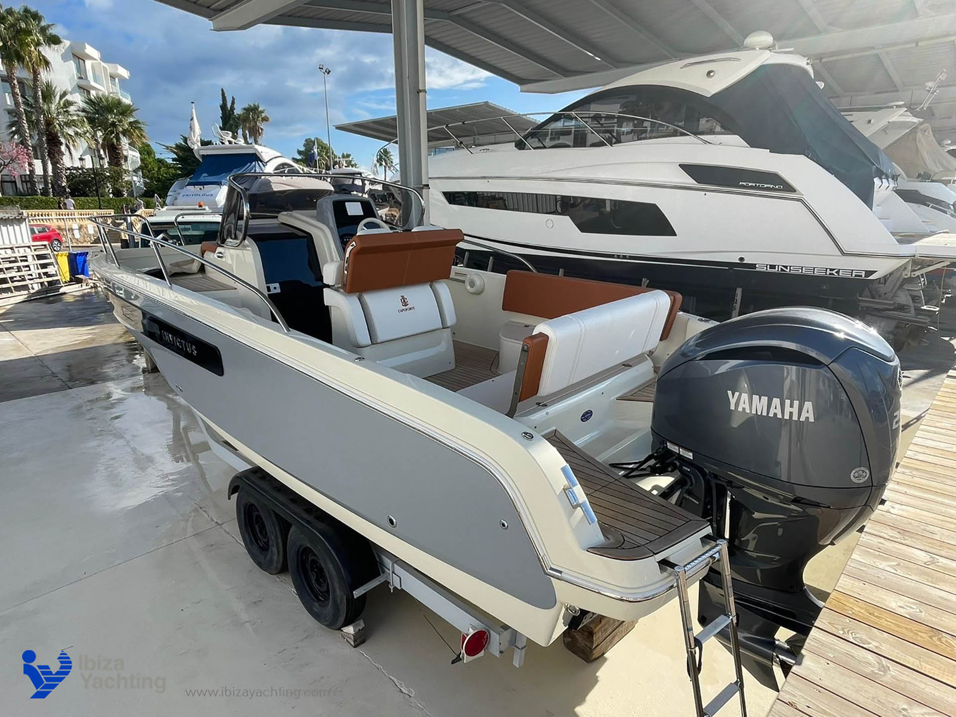 Invictus 240 CX 4