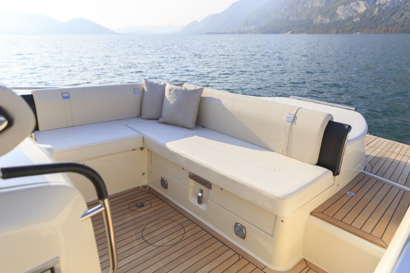 Invictus 280 GT 2 10