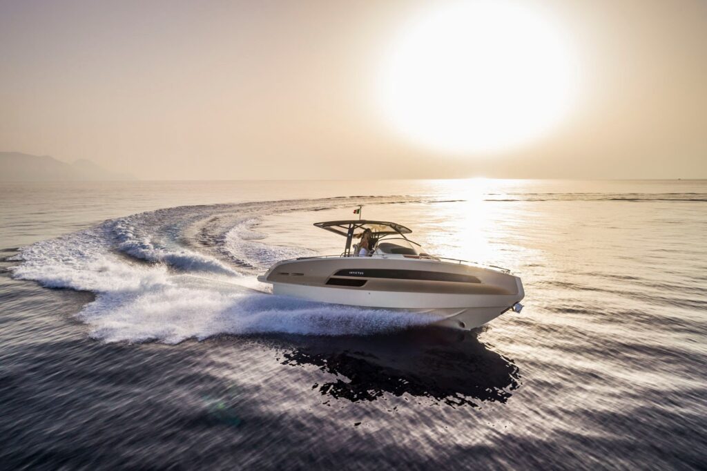 Invictus 320GT (5)
