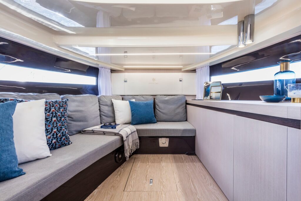 Invictus 320GT (6)