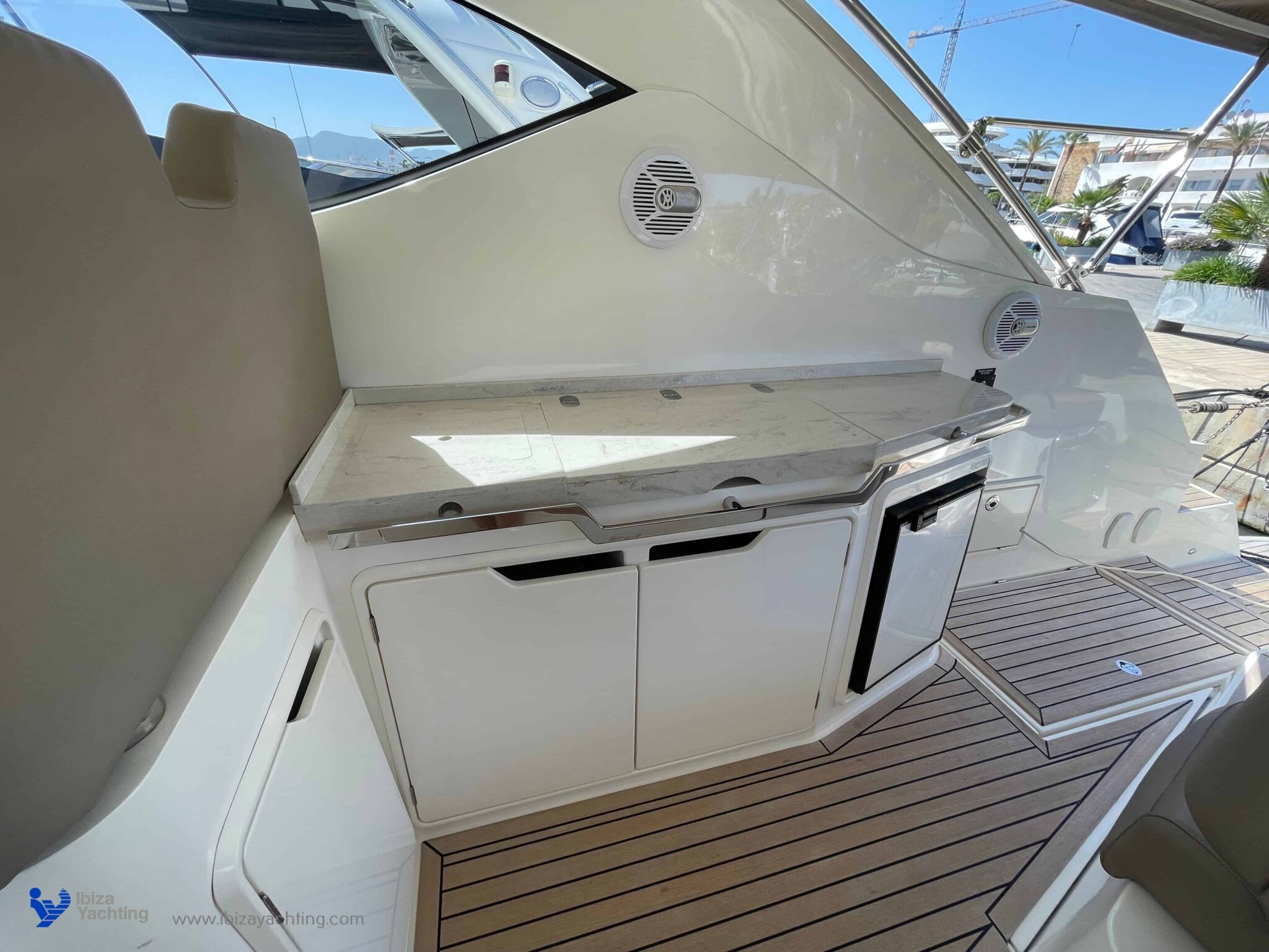 Reinamora - Galeon 385 (6)