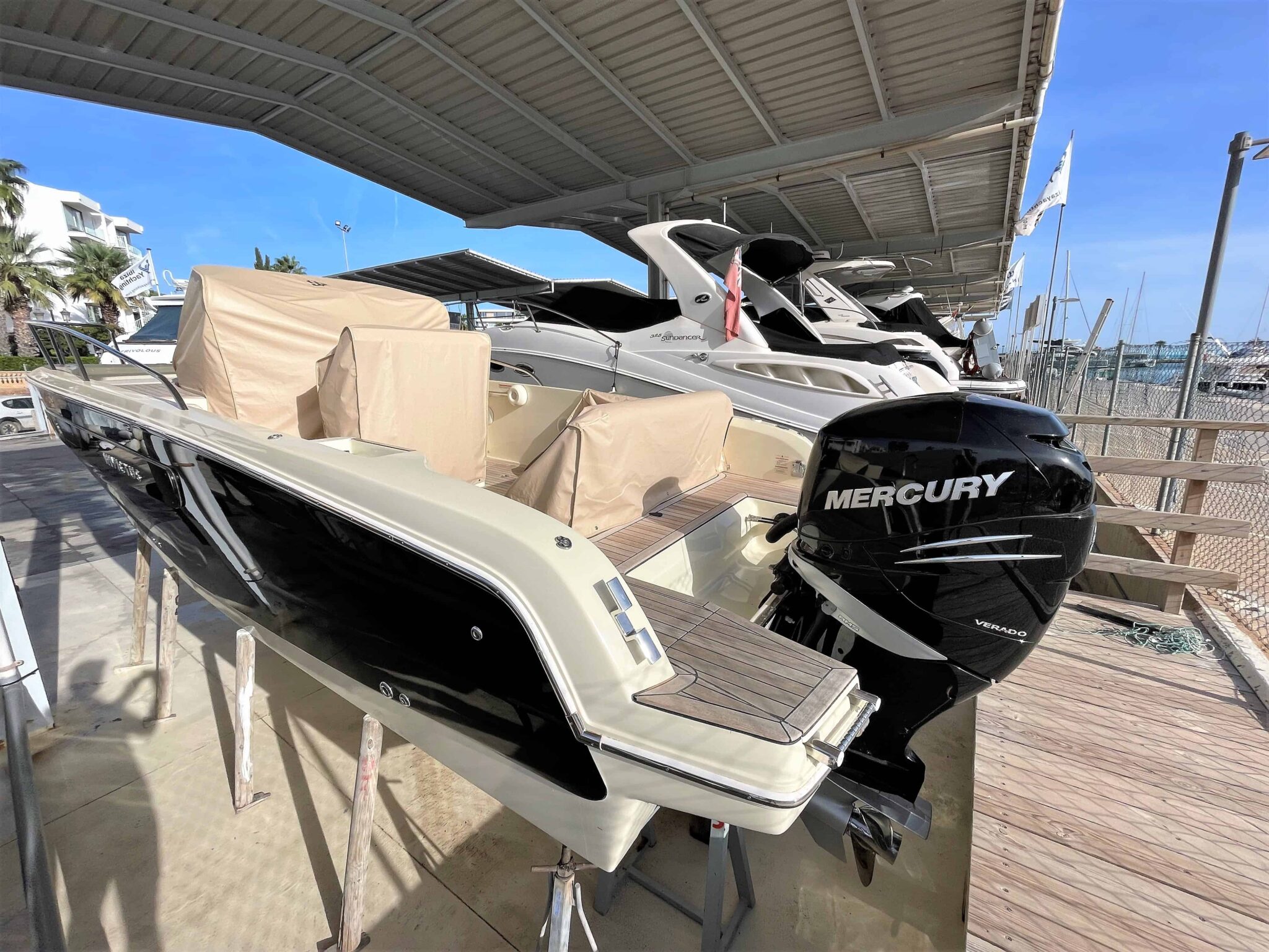 STOCK Invictus 270 CX 2022 (1)