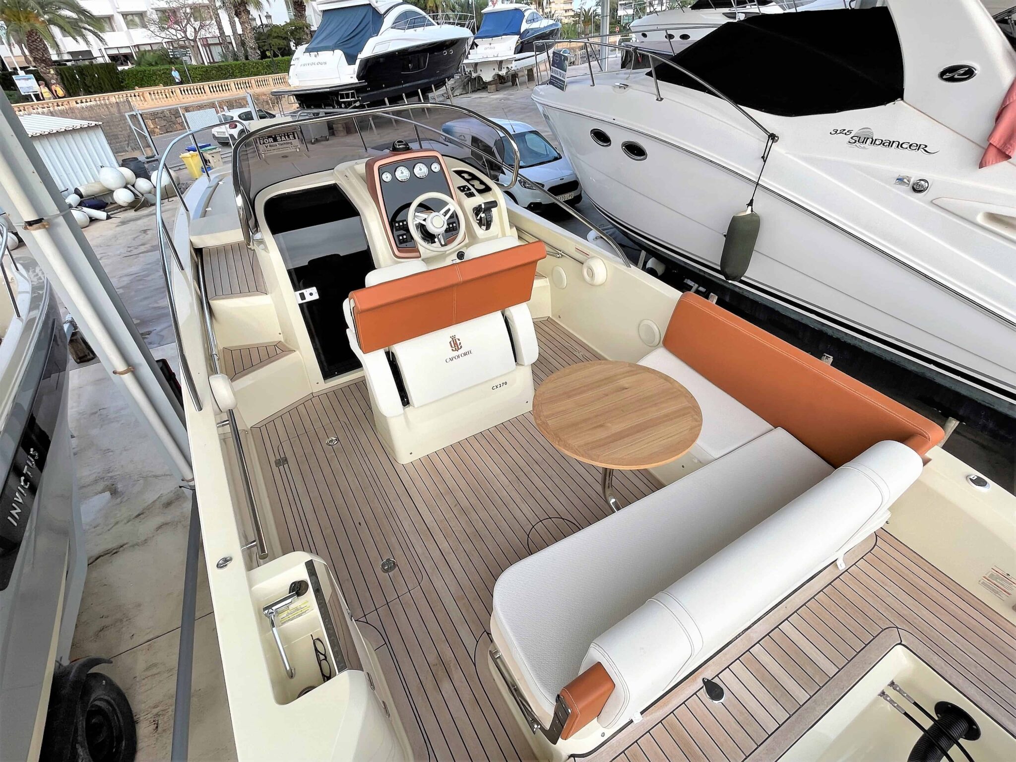 STOCK Invictus 270 CX 2022 (12)