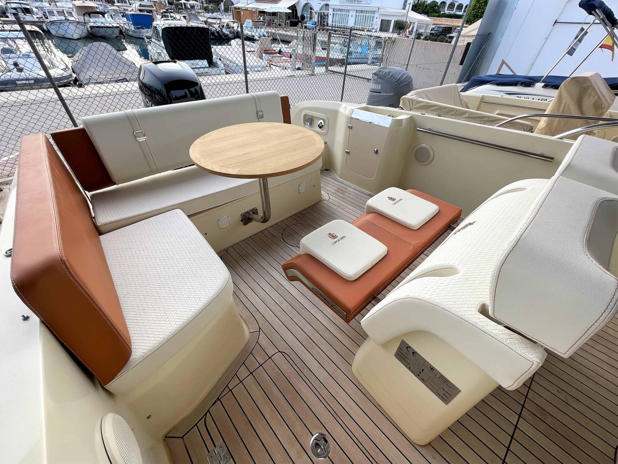 STOCK Invictus 270 CX 2022 (14)