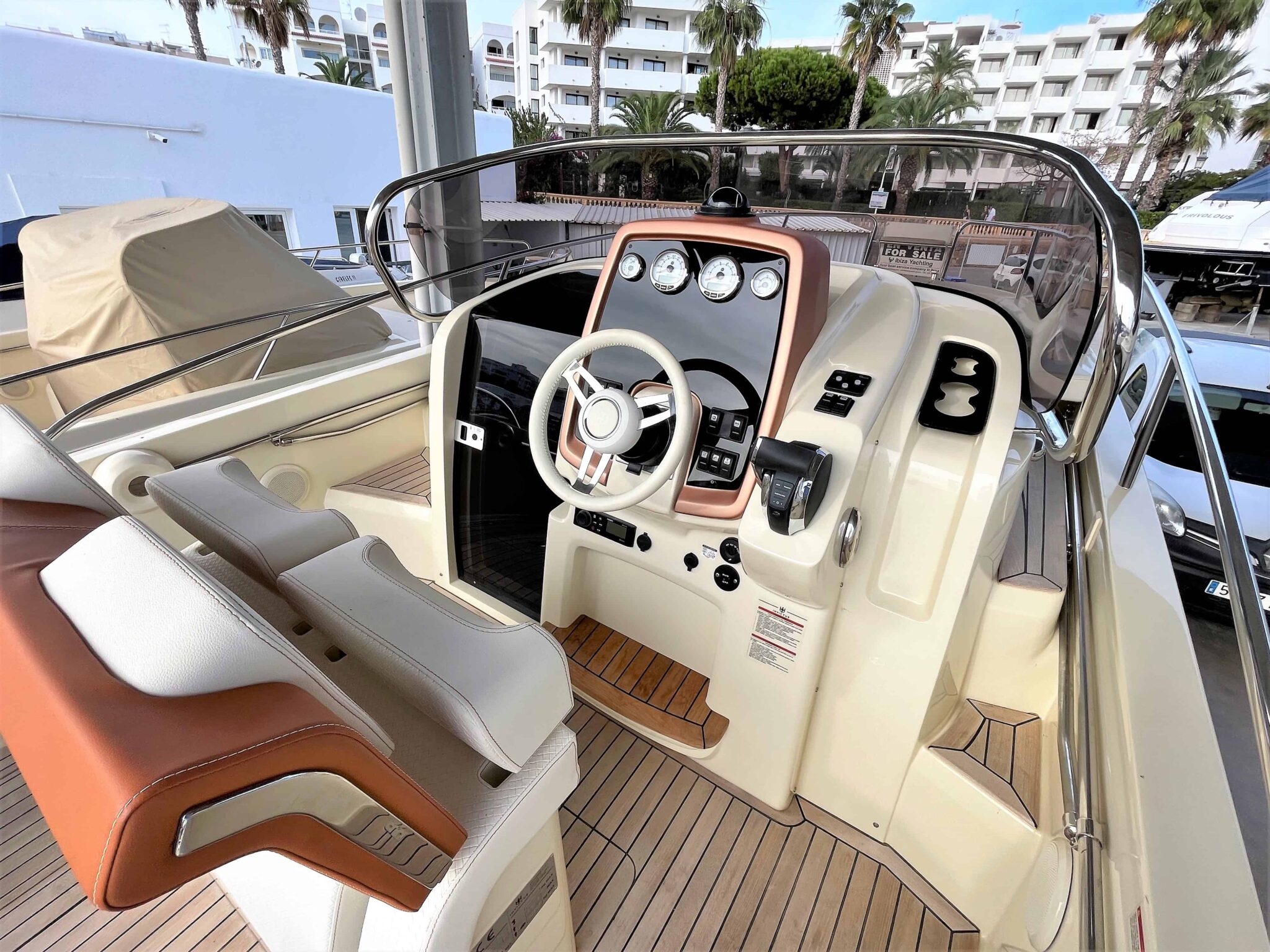 STOCK Invictus 270 CX 2022 (6)