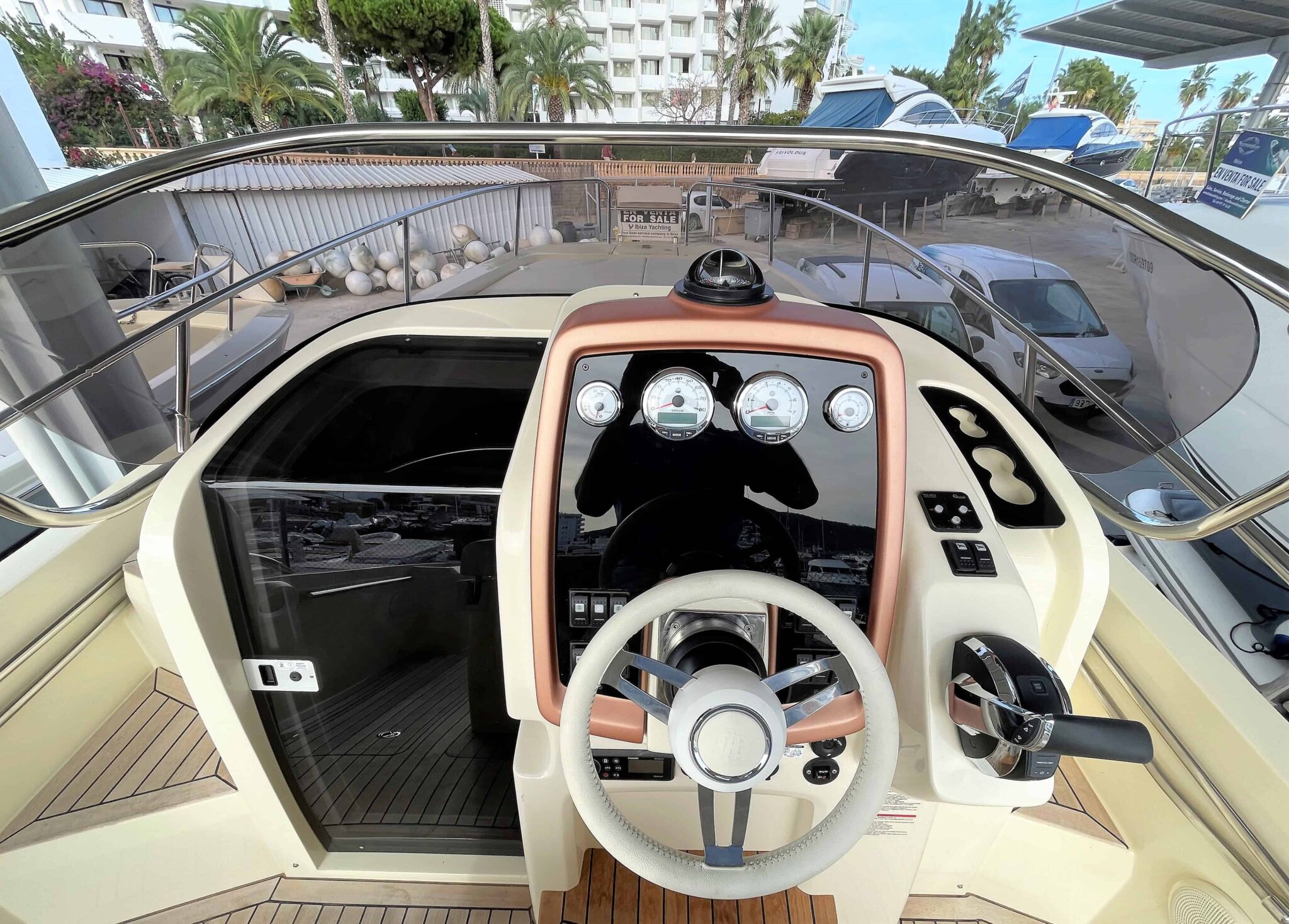 STOCK Invictus 270 CX 2022 (7)