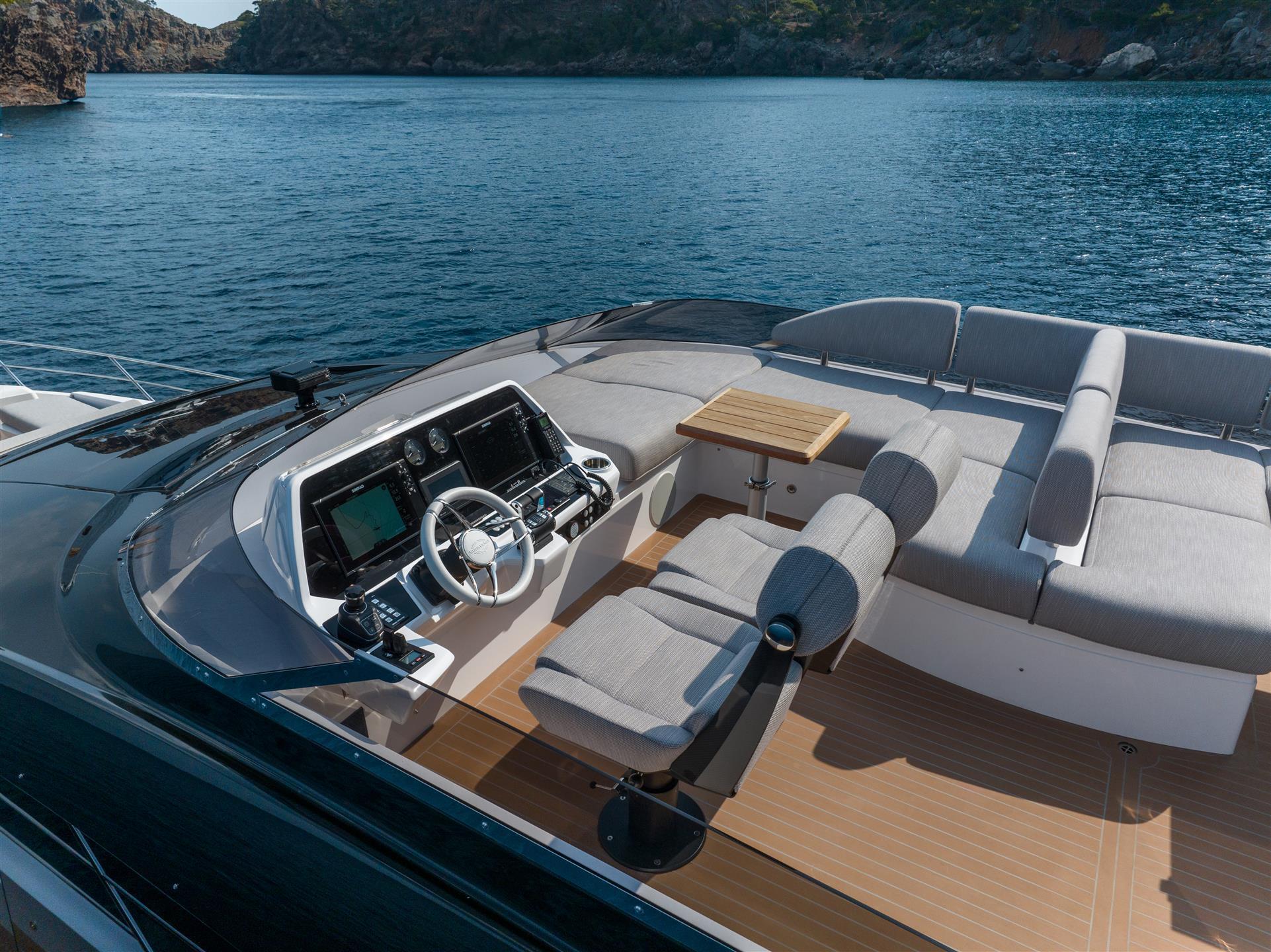 Sunseeker-75-Sport-Yacht-45-Custom