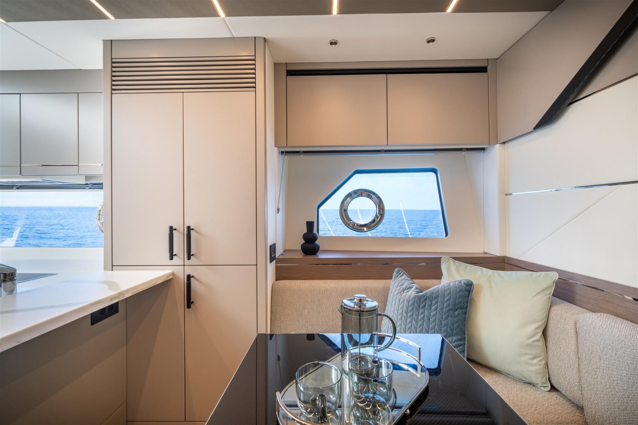 Sunseeker-75-Sport-Yacht-72-Custom