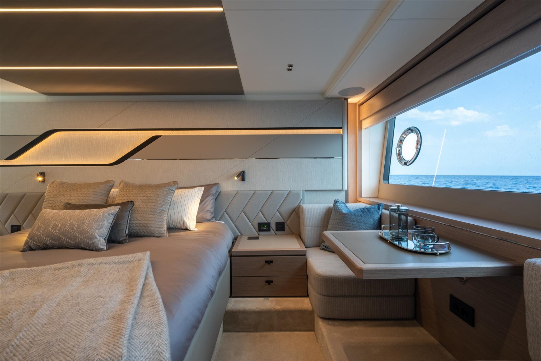 Sunseeker-75-Sport-Yacht-78-Custom
