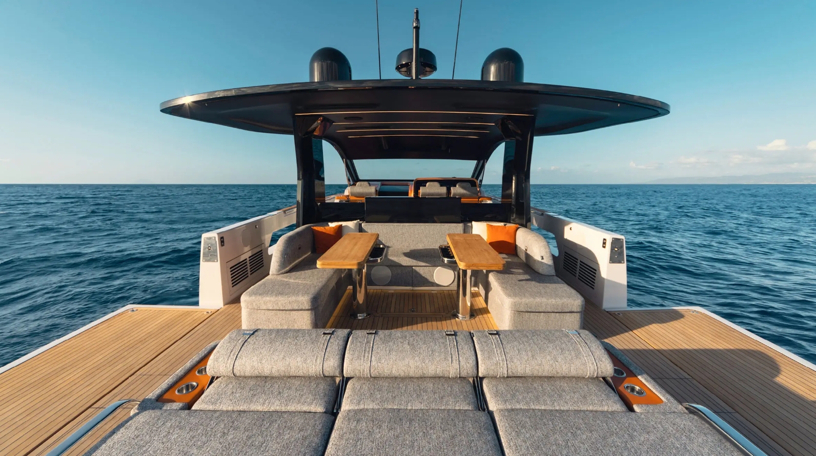 Captura de pantalla_7-5-2026_181050_jet7yacht.com