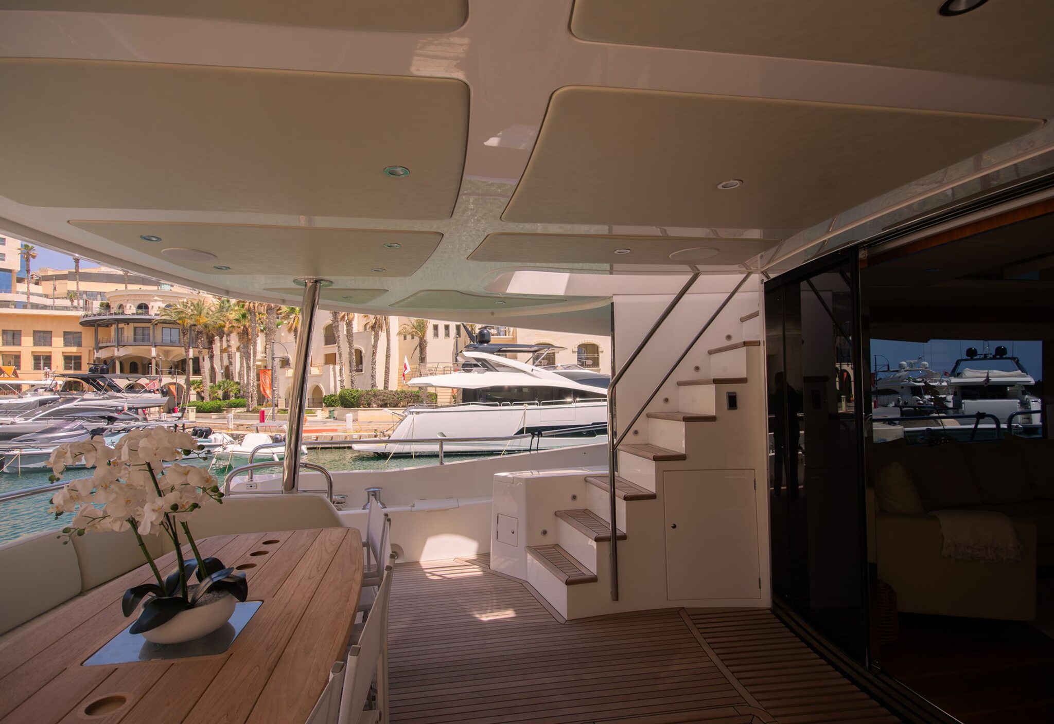 11-aft-cockpit