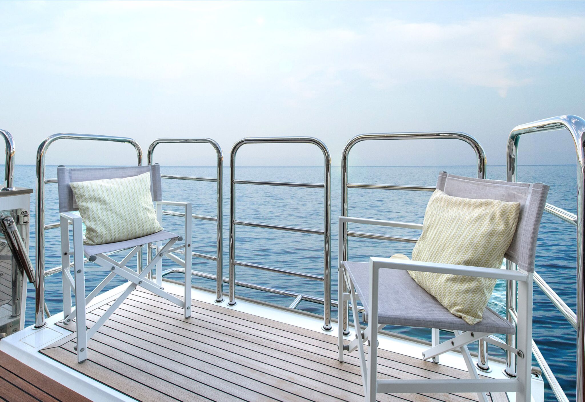 12-main-deck-balcony