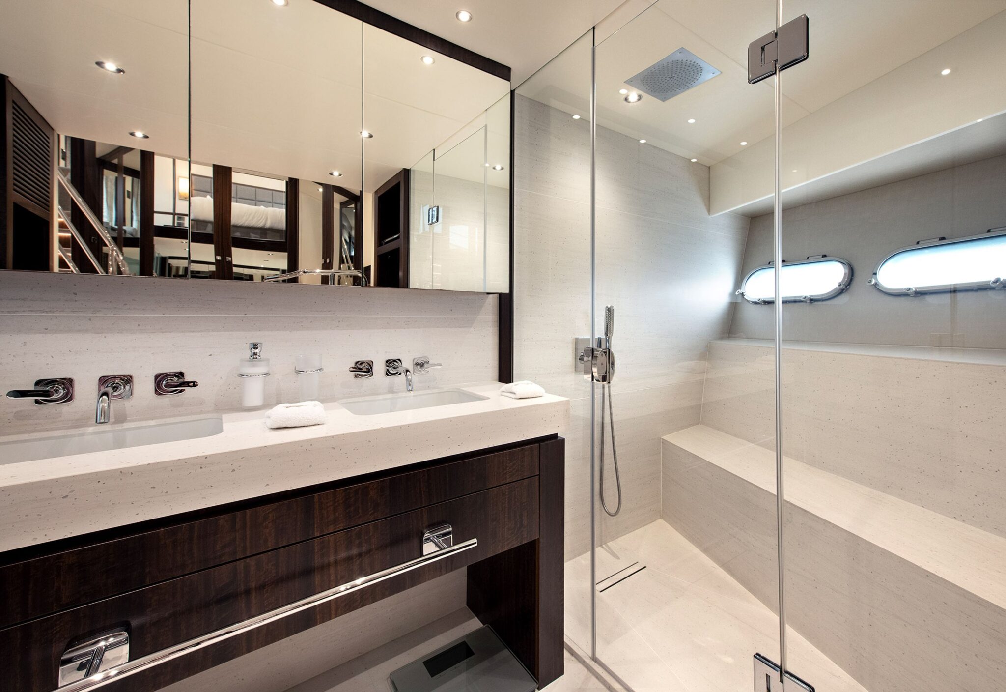 20-master-cabin-en-suite