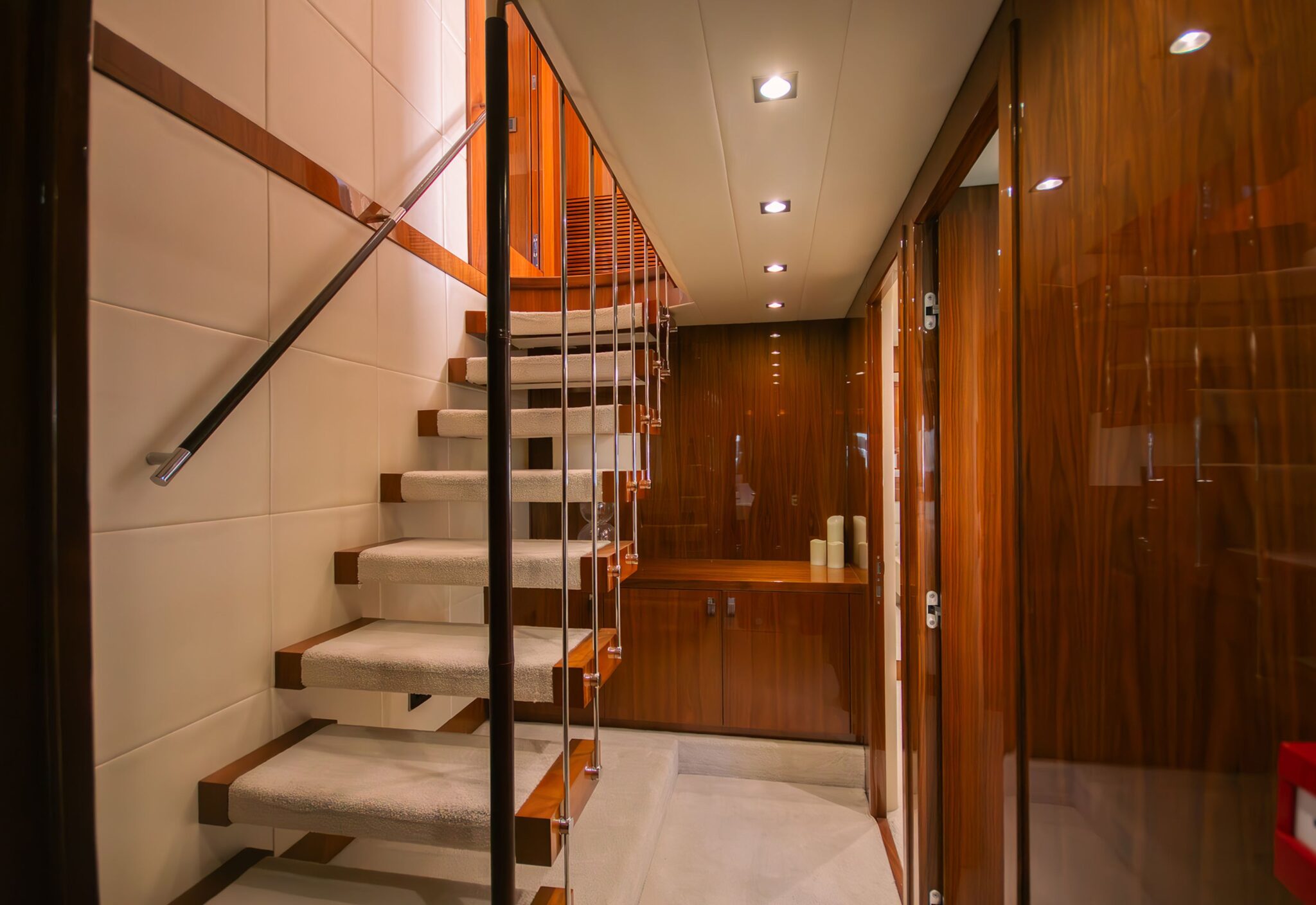 23-lower-deck