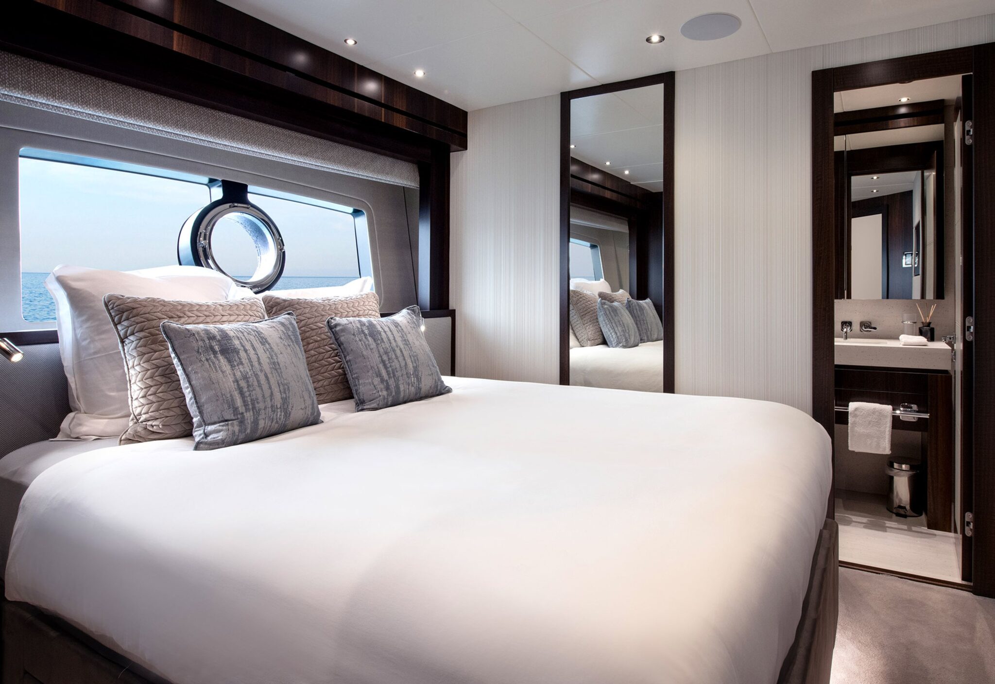 25-port-double-guest-cabin