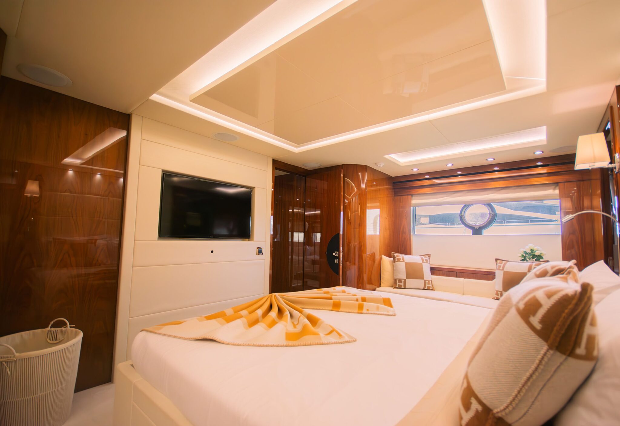 27-master-cabin