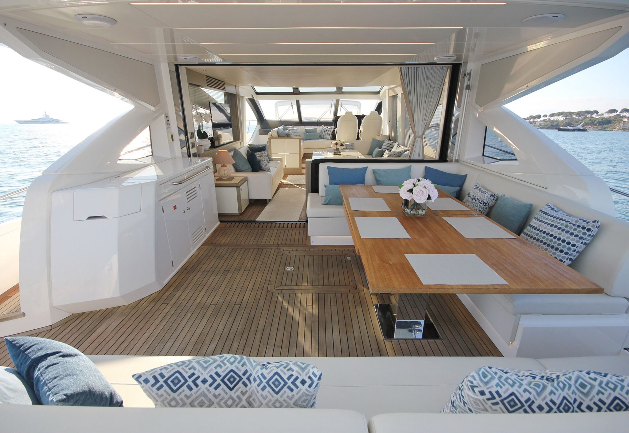 5-aft-cockpit