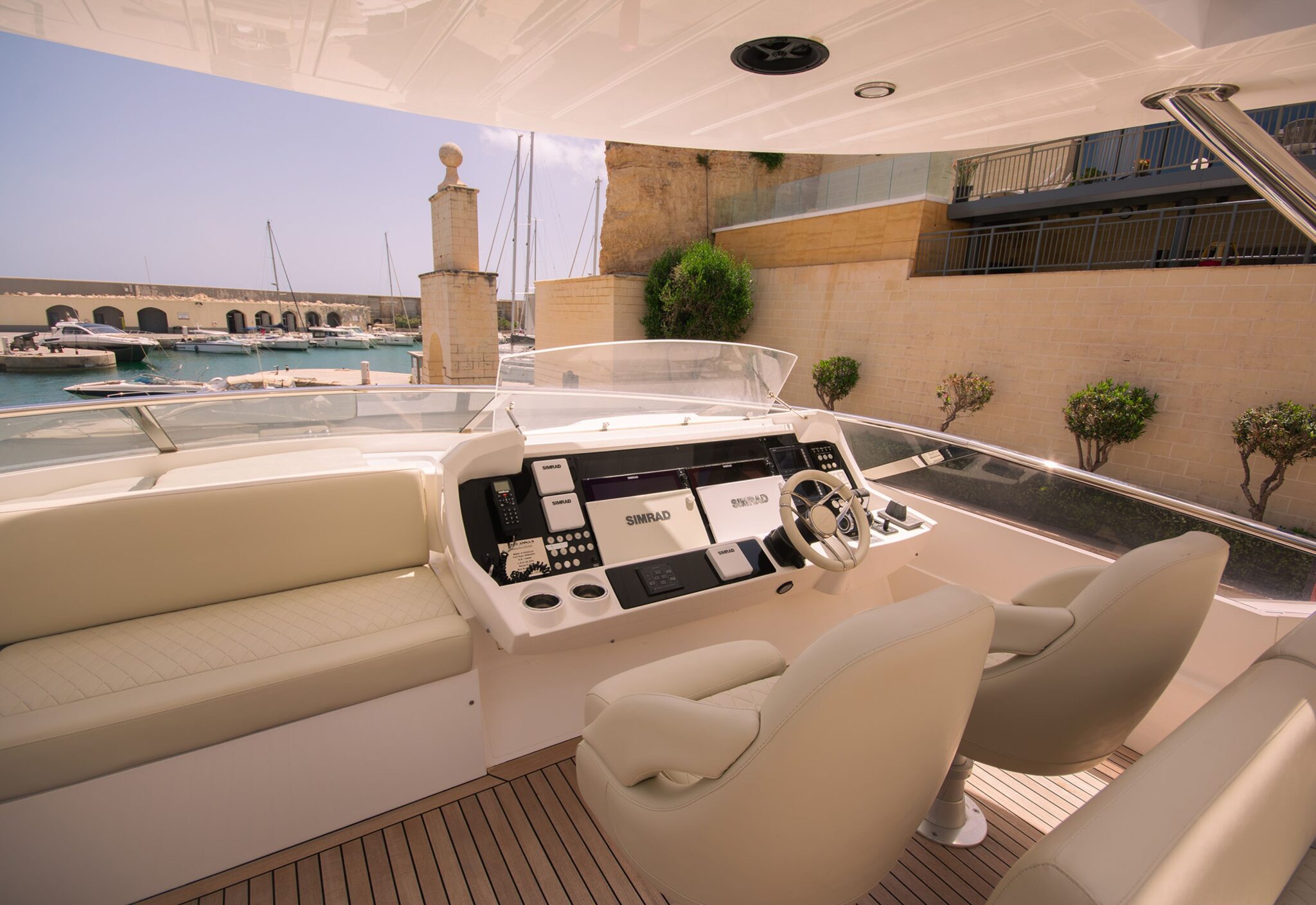 5-flybridge-helm