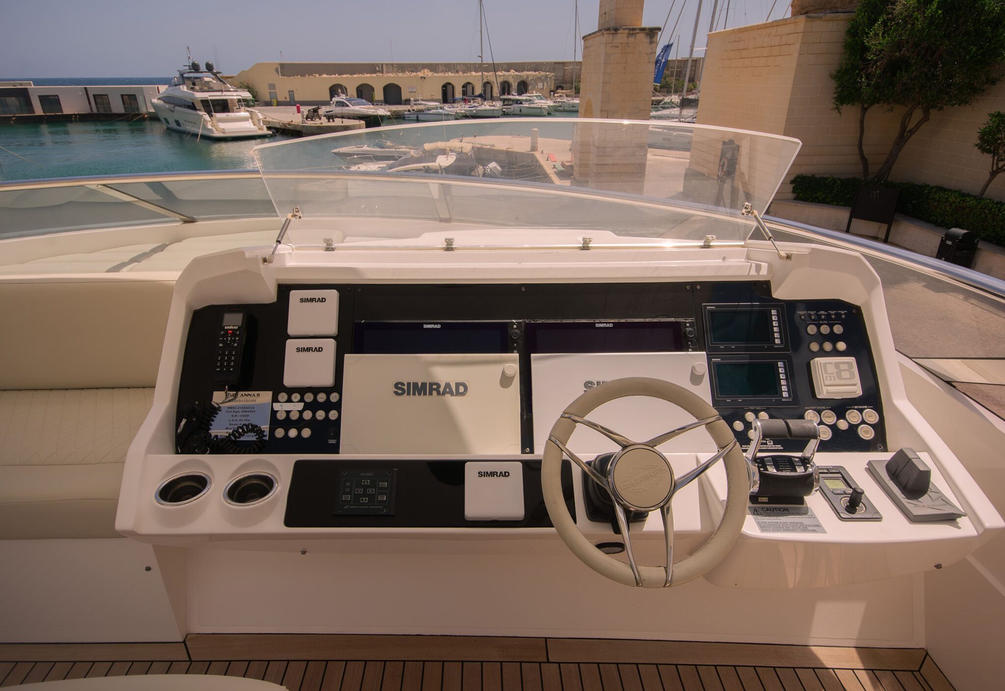 6-flybridge-helm